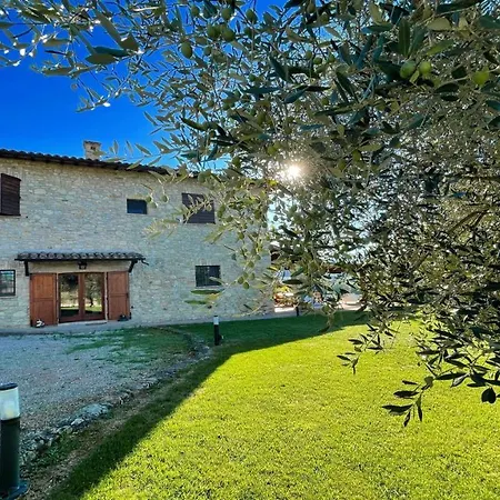 Fabulously Located In Luscious Grounds Play Area For Children Sleeps 10 Villa *