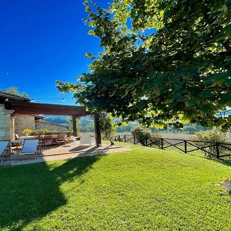 Fabulously Located In Luscious Grounds Play Area For Children Sleeps 10 ヴィラ *
