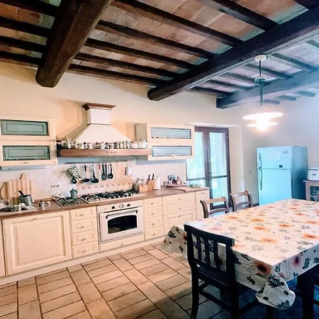 Fabulously Located In Luscious Grounds Play Area For Children Sleeps 10 Petroro