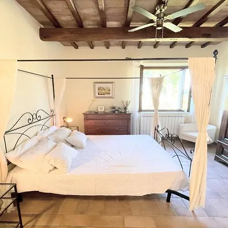 Villa Fabulously Located In Luscious Grounds Play Area For Children Sleeps 10