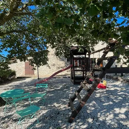 Fabulously Located In Luscious Grounds Play Area For Children Sleeps 10