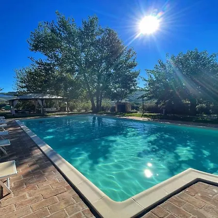 Fabulously Located In Luscious Grounds Play Area For Children Sleeps 10 ヴィラ