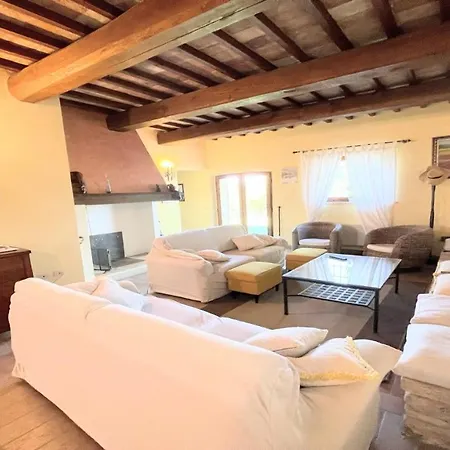 Villa Fabulously Located In Luscious Grounds Play Area For Children Sleeps 10