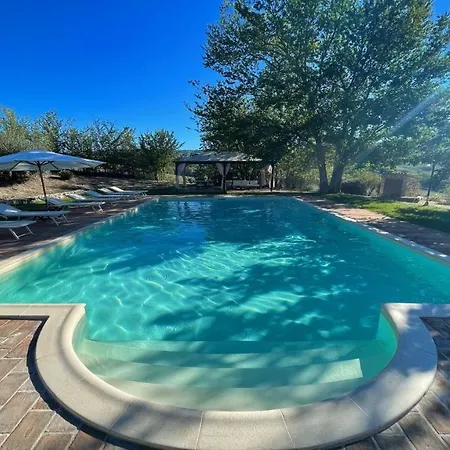 Fabulously Located In Luscious Grounds Play Area For Children Sleeps 10 Villa *