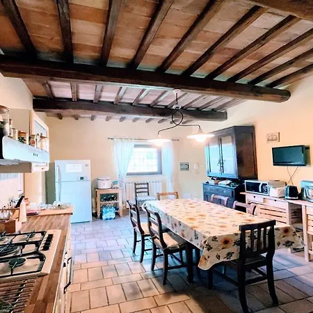 Fabulously Located In Luscious Grounds Play Area For Children Sleeps 10