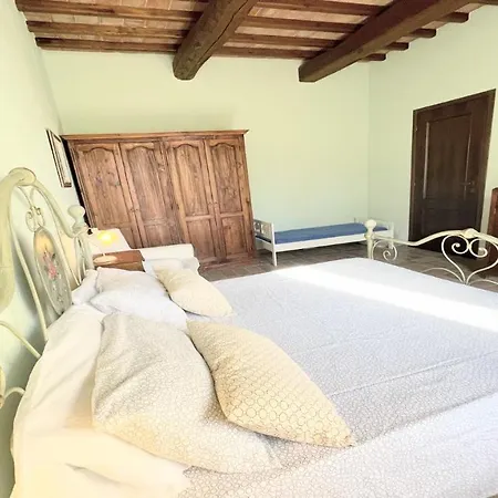 Fabulously Located In Luscious Grounds Play Area For Children Sleeps 10 Villa *