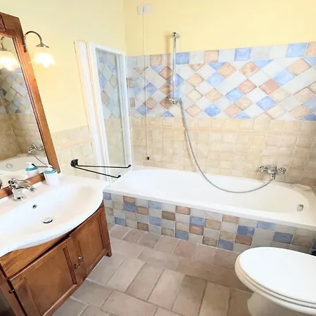 Villa Fabulously Located In Luscious Grounds Play Area For Children Sleeps 10 *
